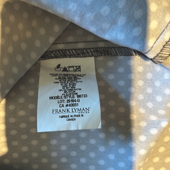 Frank Lyman US size 6, & off the shoulders. It’s lightweight & stretchy. - Picture 5 of 5